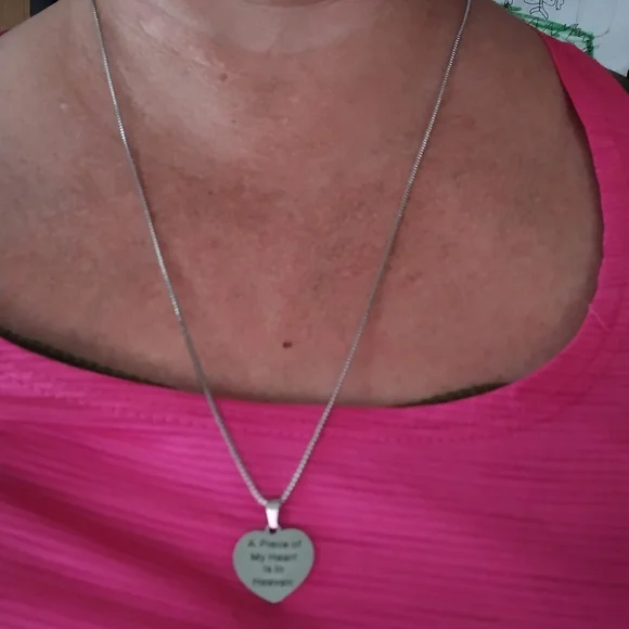 "A piece of my heart is in heaven" Necklace - Picture 12 of 12